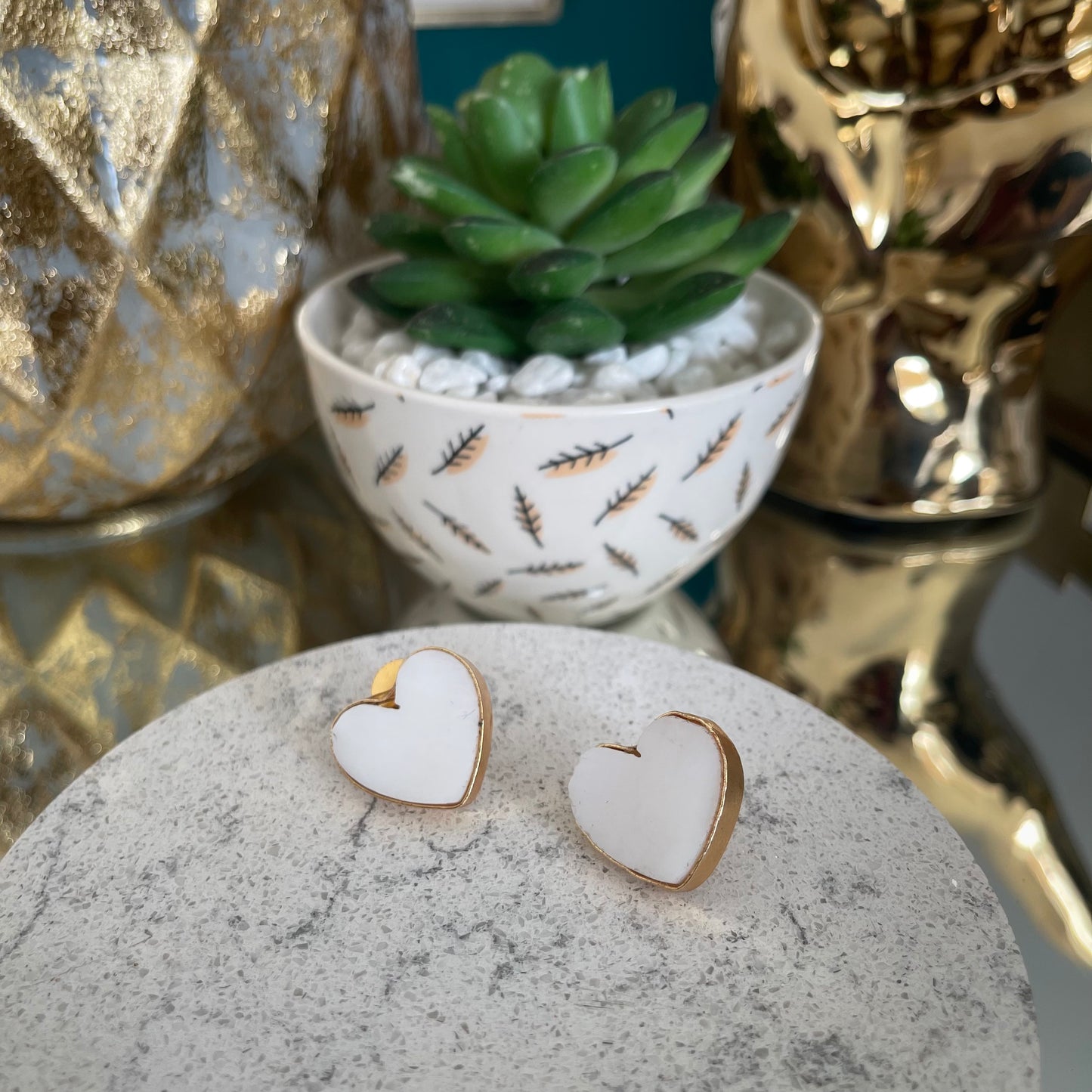 Lovva- White Heart earrings